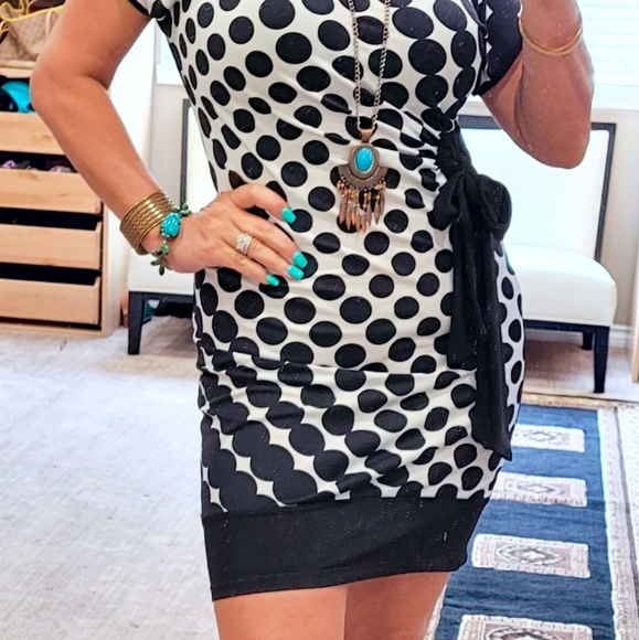 Gorgeous Black and white dress - Picture 3 of 14